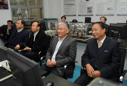 2011年科技部副部长在AG一飞冲天调研时指出： 人才是基础 科技是要害 效益是基础